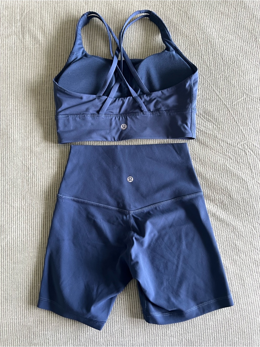 lululemon athletica blue energy sports bra and align shorts (6”) set - Picture 2 of 6